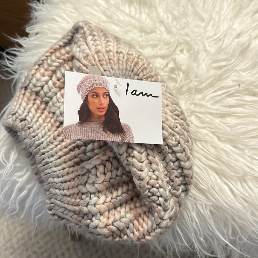 Beanie - NWT light pink and gray